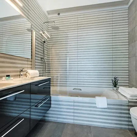Vila Sleeps 12 Pool Air Con Wifi *