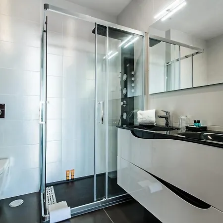 Sleeps 12 Pool Air Con Wifi Vila