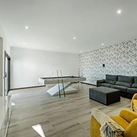 Sleeps 12 Pool Air Con Wifi Willa *